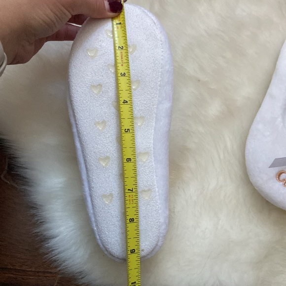 La Vie en Rose white “I Do” indoor slippers in size S - Picture 5 of 5